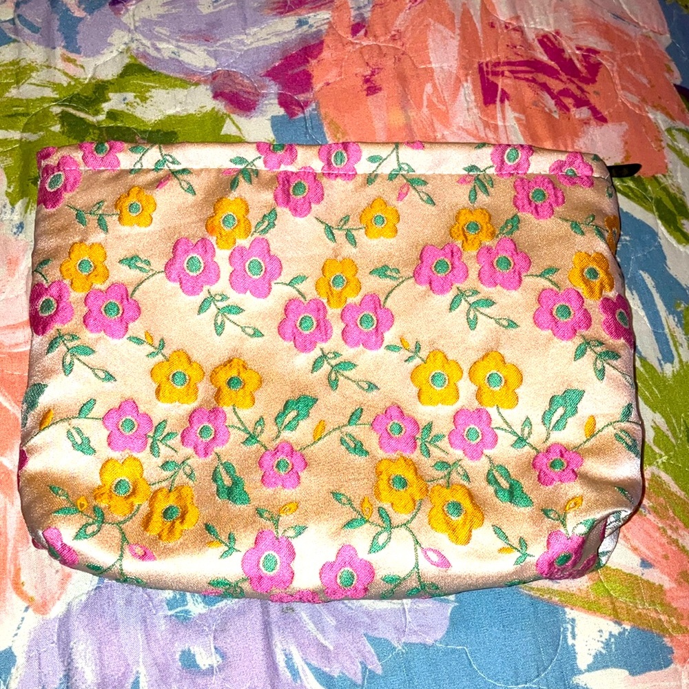 TRUE LOVE COSMETICS BAG ZIPPER TOP CHINTZ FABRIC BEAUTIFUL FLORAL PRINT NEW
